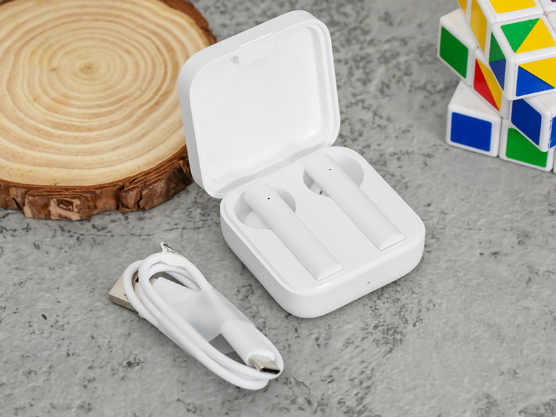 Tai nghe Bluetooth True Wireless Earphones 2 Basic Xiaomi v&agrave; c&aacute;p sạc